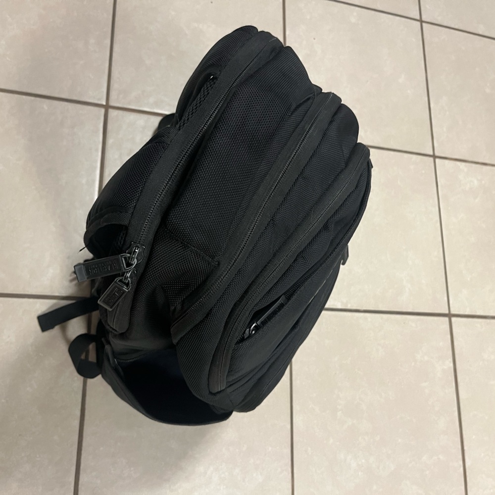Kenneth Cole Backpack - Picture 9 of 9